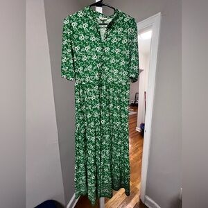Max Studio Green and White Floral Long Sleeve Dress